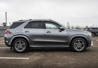 Подержанный автомобиль Mercedes-Benz GLE 2021 года (5 фото)