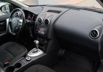 Подержанный автомобиль Nissan Qashqai 2012 года (7 фото)