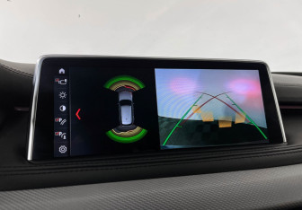 Подержанный автомобиль BMW X5 2017 года (23 фото)