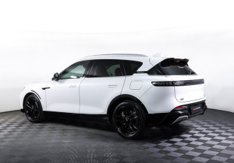 Подержанный автомобиль Voyah Free 2023 года (7 фото)