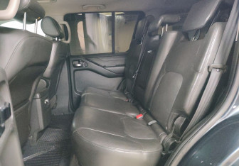 Подержанный автомобиль Nissan Pathfinder 2008 года (11 фото)