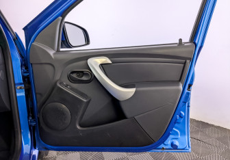 Подержанный автомобиль LADA (ВАЗ) Largus Wagon 2022 года (24 фото)