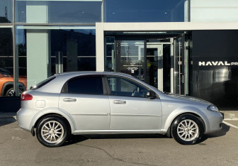 Подержанный автомобиль Chevrolet Lacetti Hatchback 2012 года (4 фото)