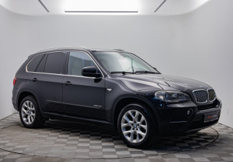 Подержанный автомобиль BMW X5 2011 года (7 фото)