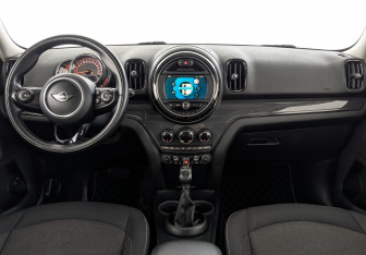 Подержанный автомобиль MINI Countryman 2018 года (14 фото)