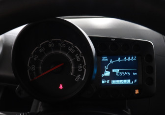 Подержанный автомобиль Chevrolet Spark 2012 года (9 фото)