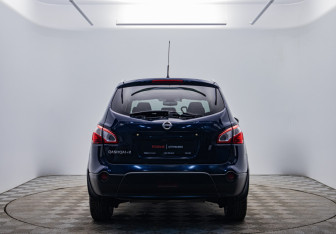 Подержанный автомобиль Nissan Qashqai+2 2012 года (4 фото)