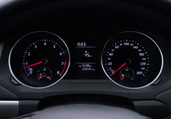 Подержанный автомобиль Volkswagen Jetta Sedan 2015 года (12 фото)