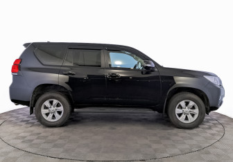 Подержанный автомобиль Toyota Land Cruiser Prado 2021 года (4 фото)