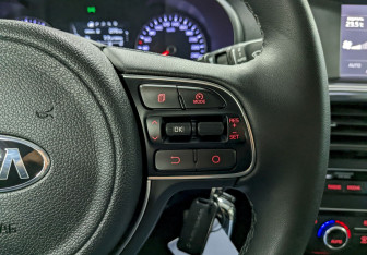 Подержанный автомобиль Kia Optima Sedan 2017 года (29 фото)