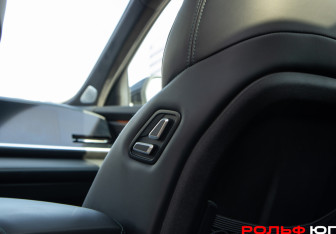 Подержанный автомобиль Geely Monjaro 2025 года (23 фото)