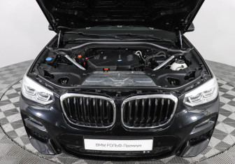 Подержанный автомобиль BMW X3 2020 года (10 фото)