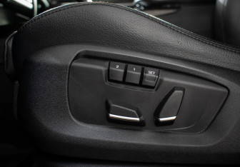 Подержанный автомобиль BMW X5 2016 года (17 фото)