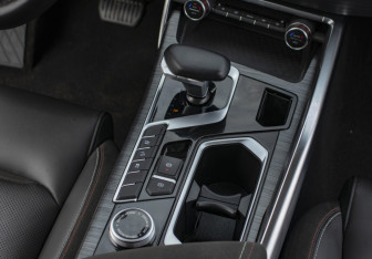 Подержанный автомобиль Geely Tugella 2022 года (16 фото)