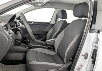 Подержанный автомобиль Skoda Rapid Liftback 2021 года (20 фото)