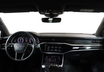 Подержанный автомобиль Audi A7 2018 года (12 фото)