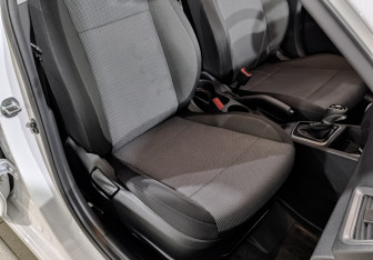 Подержанный автомобиль Hyundai Solaris Sedan 2022 года (24 фото)