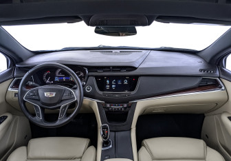 Подержанный автомобиль Cadillac XT5 2016 года (14 фото)