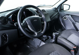 Подержанный автомобиль LADA (ВАЗ) Granta Sedan 2023 года (12 фото)