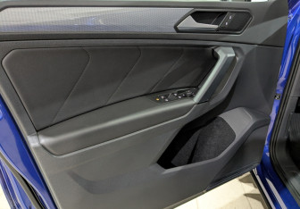 Подержанный автомобиль Volkswagen Tiguan 2021 года (23 фото)