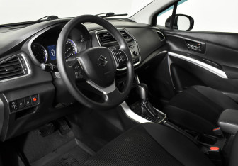 Подержанный автомобиль Suzuki SX4 Hatchback 2016 года (10 фото)