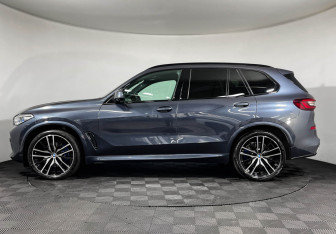 Подержанный автомобиль BMW X5 2021 года (5 фото)