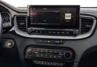 Подержанный автомобиль Kia Ceed Wagon 2022 года (17 фото)