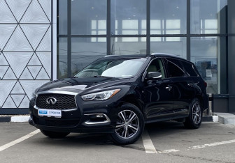 Подержанный автомобиль Infiniti QX60 2017 года (1 фото)