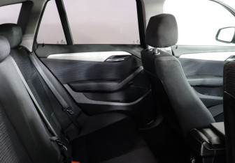 Подержанный автомобиль BMW X1 2014 года (14 фото)
