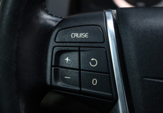 Подержанный автомобиль Volvo XC60 2011 года (15 фото)