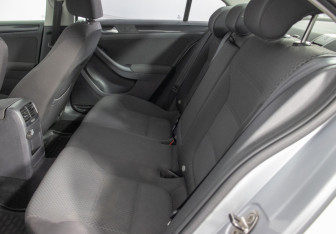 Подержанный автомобиль Volkswagen Jetta Sedan 2012 года (11 фото)