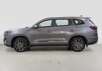 Подержанный автомобиль Chery Tiggo 8 Pro 2022 года (8 фото)
