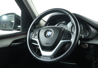 Подержанный автомобиль BMW X5 2014 года (15 фото)