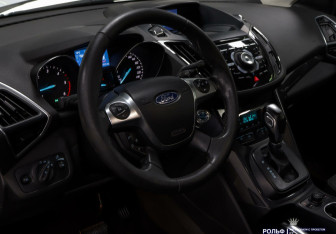 Подержанный автомобиль Ford Kuga 2014 года (10 фото)