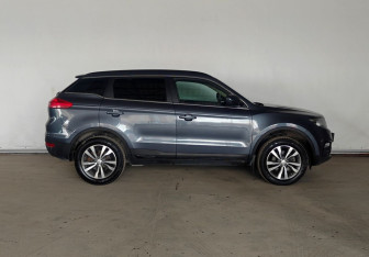 Подержанный автомобиль Geely Atlas 2021 года (8 фото)