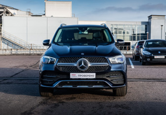 Подержанный автомобиль Mercedes-Benz GLE 2018 года (2 фото)