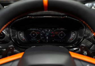 Подержанный автомобиль Lamborghini Urus 2025 года (11 фото)