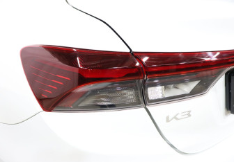 Подержанный автомобиль Kia K3 Sedan 2023 года (23 фото)
