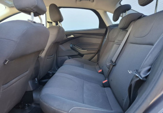 Подержанный автомобиль Ford Focus Sedan 2012 года (11 фото)