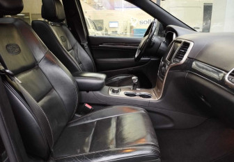Подержанный автомобиль Jeep Grand Cherokee 2013 года (10 фото)