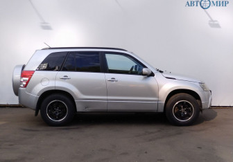 Подержанный автомобиль Suzuki Grand Vitara 2011 года (4 фото)
