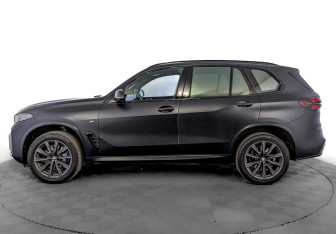 Подержанный автомобиль BMW X5 2024 года (8 фото)