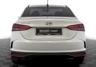 Подержанный автомобиль Hyundai Solaris Sedan 2021 года (6 фото)