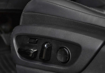 Подержанный автомобиль Lexus ES 2019 года (10 фото)