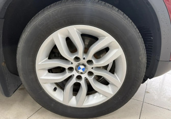 Подержанный автомобиль BMW X3 2013 года (22 фото)