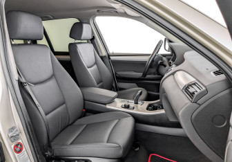 Подержанный автомобиль BMW X3 2013 года (23 фото)