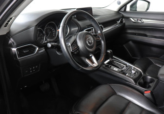 Подержанный автомобиль Mazda CX-5 2019 года (9 фото)