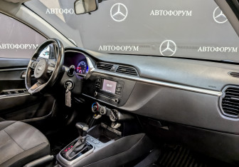 Подержанный автомобиль Kia Rio Hatchback 2021 года (10 фото)