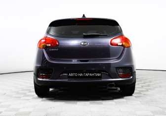 Подержанный автомобиль Kia Ceed Hatchback 2018 года (6 фото)