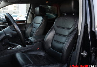 Подержанный автомобиль Volkswagen Touareg 2013 года (16 фото)